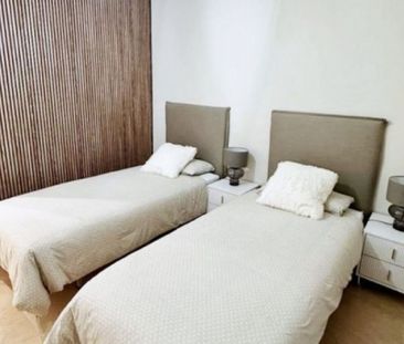 3 Bedroom Apartment For Rent in Los Arqueros, Málaga - Photo 2