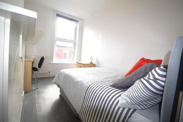 3 bedroom flat to rent - Photo 1