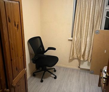 Room in a Shared House, Almond Croft, B42 - Photo 1