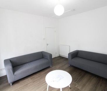 3 bedroom maisonette to rent - Photo 2