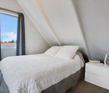 Elegantly Refurbished 3-Bedroom Home in Glenfield - Photo 3