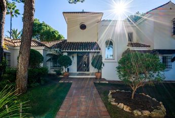 5 bedroom luxury Villa for rent in Marbella Del Este, Andalusia