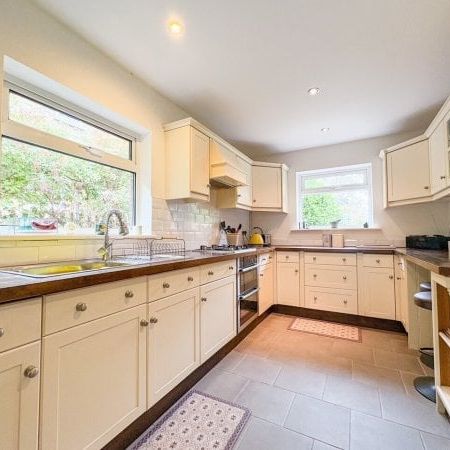 Mark Cross Road, Crowborough - Photo 1