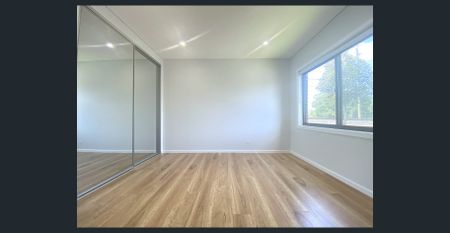 Modern 3-bed townhouse in Carlingford West catchment - Photo 2