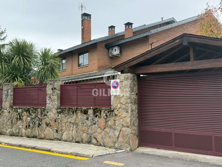 Chalet Adosado en alquiler en Galapagar – Madrid | Gilmar Consulting - Photo 4