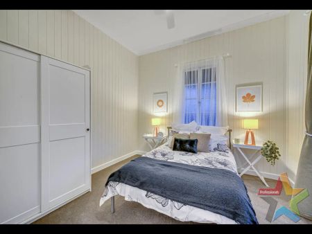 “Simply Stunning” - Photo 5