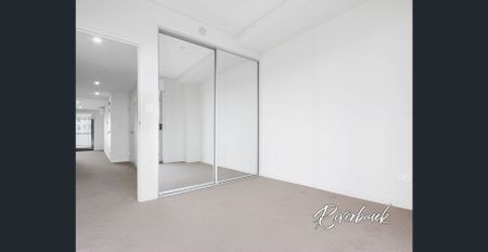 Modern Two-Bedroom Apartment - Photo 2