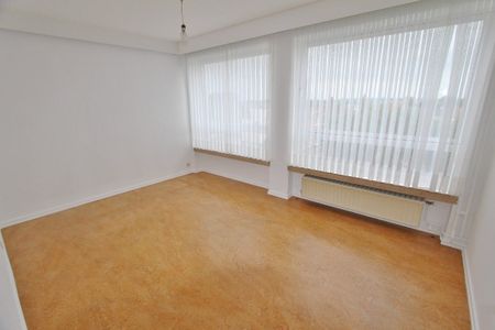 Rustig appartement dichtbij het centrum met 2 slaapkamers en staanplaats! - Photo 3