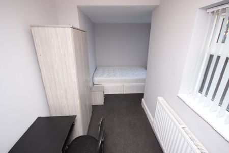 Room , Lydford Street - Photo 4