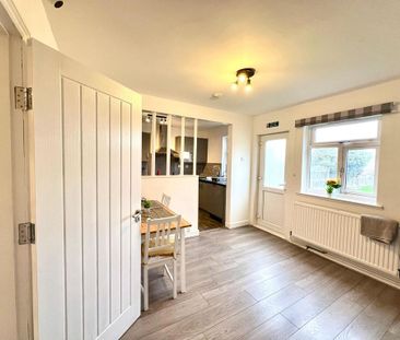 3 bedroom end of terrace house to rent - Photo 3