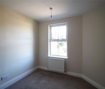 4 bedroom terraced house to rent - Photo 4