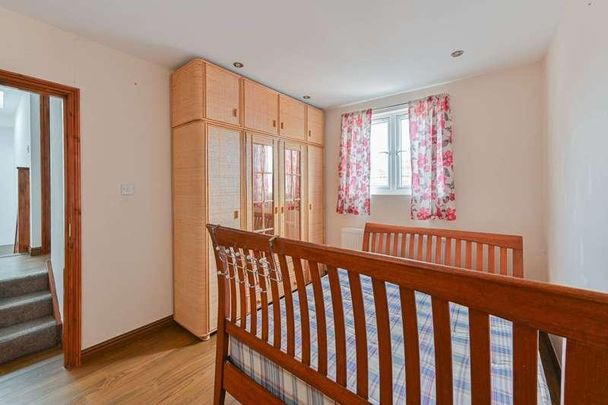 Tynemouth Road, Mitcham, CR4 - Photo 1