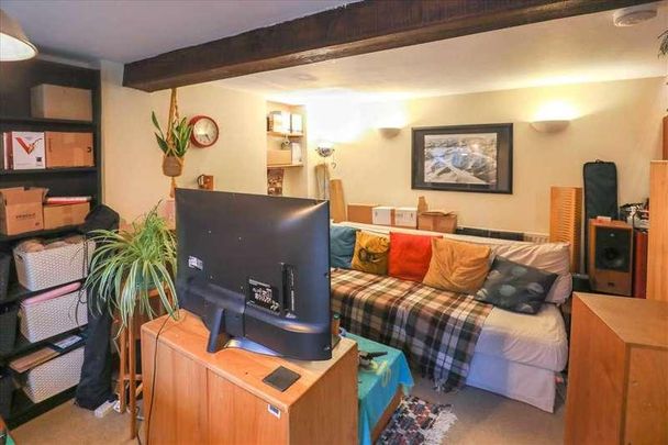 Honeysuckle Cottage, St Michaels Court, Ashton, NN7 - Photo 1