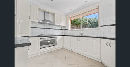 Townhouse Desirable Court Location! - Photo 3