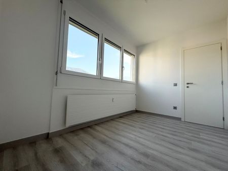 UP TO 3 MONTHS FREE -4.5 renovated rooms in Coldrerio - Photo 2