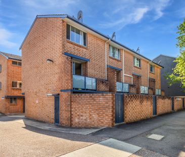 Spacious Renovated 2-Bedroom Townhouse in The Junction - Photo 4