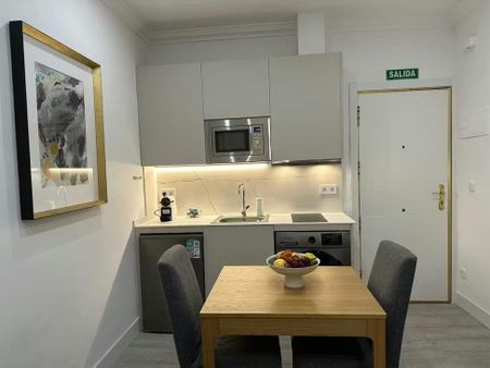 Calle de Eguílaz, Madrid, Community of Madrid 28010 - Photo 2