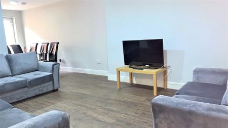 6 bedroom terraced house to rent - Photo 4