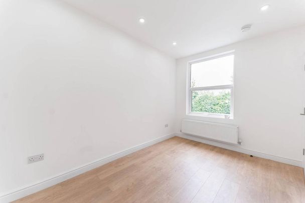 3 bedroom flat to rent - Photo 1