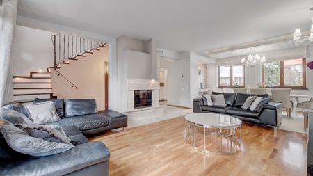 Po remoncie wolnostojący dom Wawer-ul Strzygłowska - Zdjęcie 3