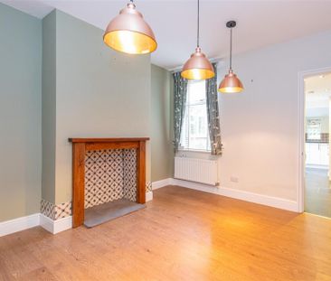 2 bed House - Mid Terrace To Let - Photo 3