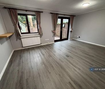 3 bedroom semi-detached house to rent - Photo 1