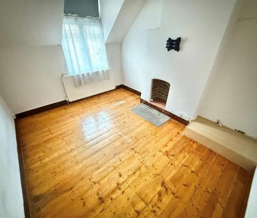 3 bedroom end of terrace house to rent - Photo 5