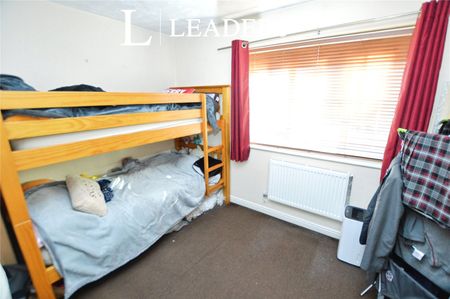 2 bedroom house to rent Mill Road, Mile End, Colchester, CO4 - Photo 3