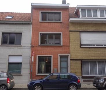 Ruime woning met 3SLPK en gezellige koer huren in Roeselare - Photo 5