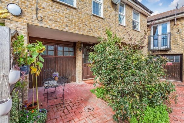 2 Bed Terraced House, Elmgreen Close, E15 - Photo 1