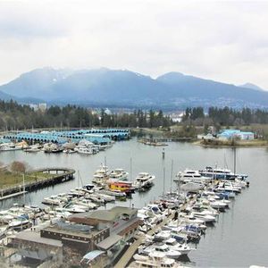 ***Fully Furnished, Coal Harbour, Luxury, Prestigious Cascina Bldg*** - Photo 2