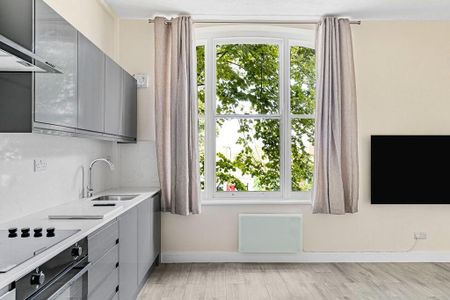 1 bedroom flat to rent - Photo 2