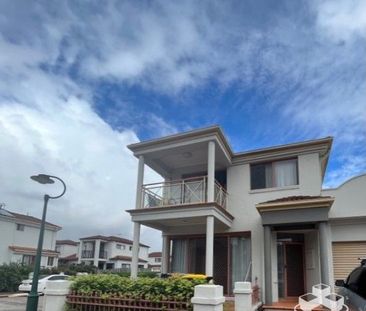 Best location Opposite Warrigal state school - Photo 2