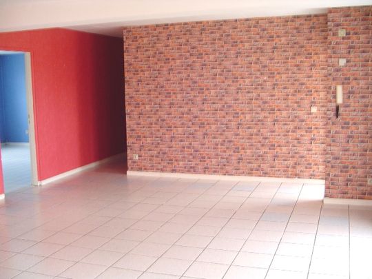 Appartement met terras, 1 buitenstaanplaats. - Photo 1
