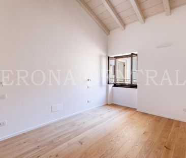 Luminoso Bilocale con Travi a Vista in Palazzo Ravignani Benini- Ve... - Photo 5