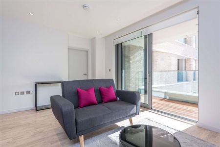 This stunning apartment is set on the 7th floor of a modern development in Kings Cross. - Photo 4