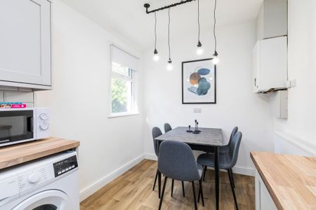 1 bedroom in a house share to rent - Photo 3