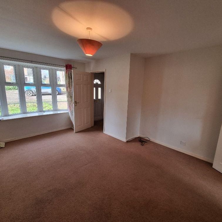 3 bedroom semi-detached house to rent - Photo 1