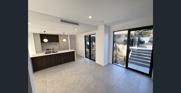 New 3-Bedroom Townhouse - Prime Eastwood Location - Photo 1