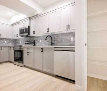 Modern 2 Bed, 1 Bath Basement Suite - Available Immediately! | Calgary - Photo 1