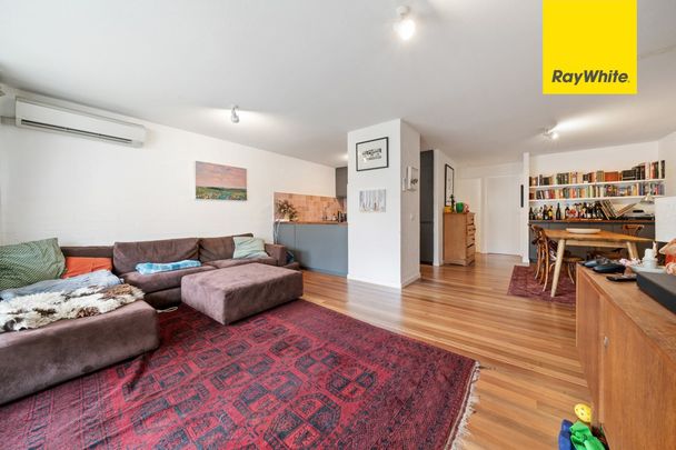 Enviable Lifestyle and Location! - Photo 1