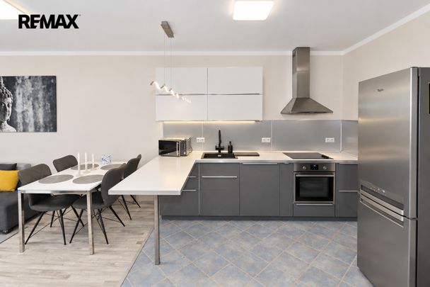 Pronájem bytu 2+kk 70 m², Lužná 794, Praha Vokovice - Photo 1