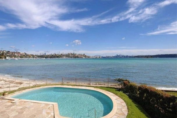 Great apartment in prime location with water views - Photo 1