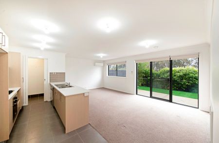 Well located Modern 3 Bedroom Townhouse - Photo 3