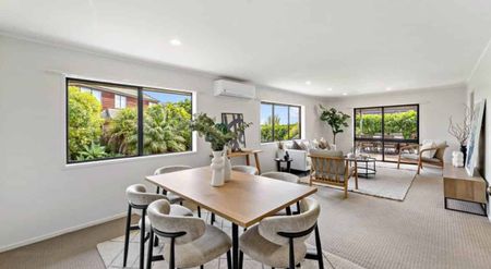 Spacious 4BR Home with Garden! - Photo 3