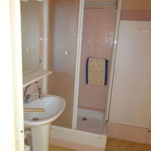 Location Appartement 1 pièce 35m² - Photo 2