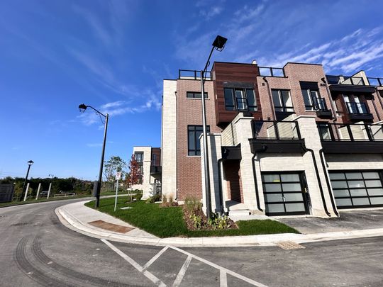 For Lease - 101 Credit Lane, Richmond Hill, Ontario - Photo 1