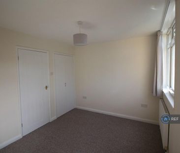 3 bedroom flat to rent - Photo 3