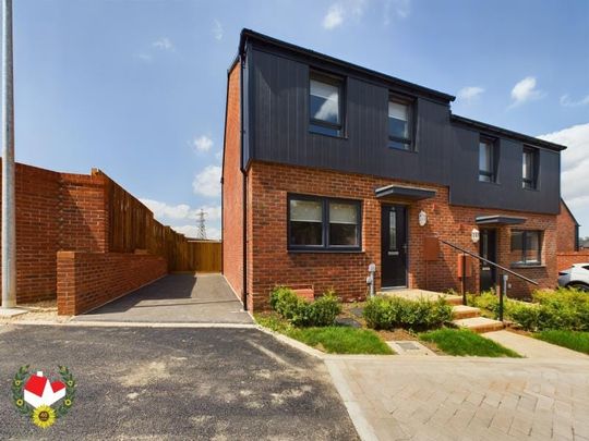 Williams Crescent, Yate, Bristol - Photo 1