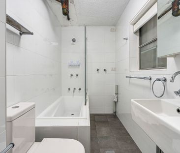 Convenient and Easy-Care One-Bedroom Apartment Living - Photo 4